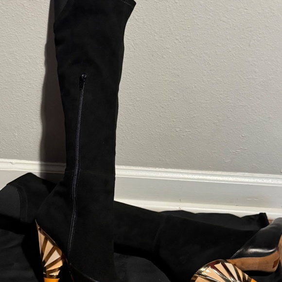 Boots - Picture 11 of 11